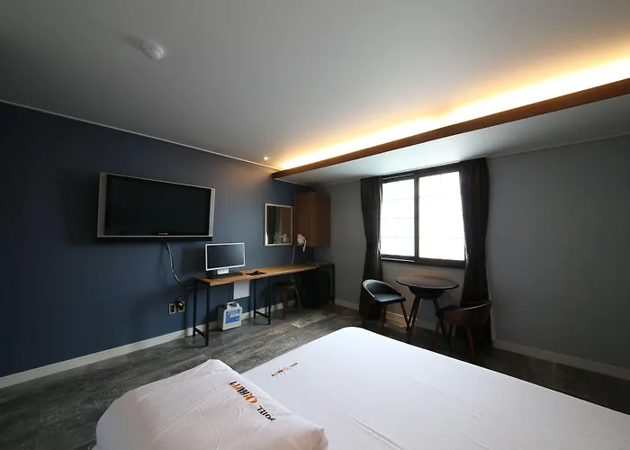 The Stone Bridge Sasang Hotel