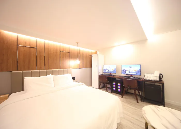 Hotel The Stone Bridge Sasang